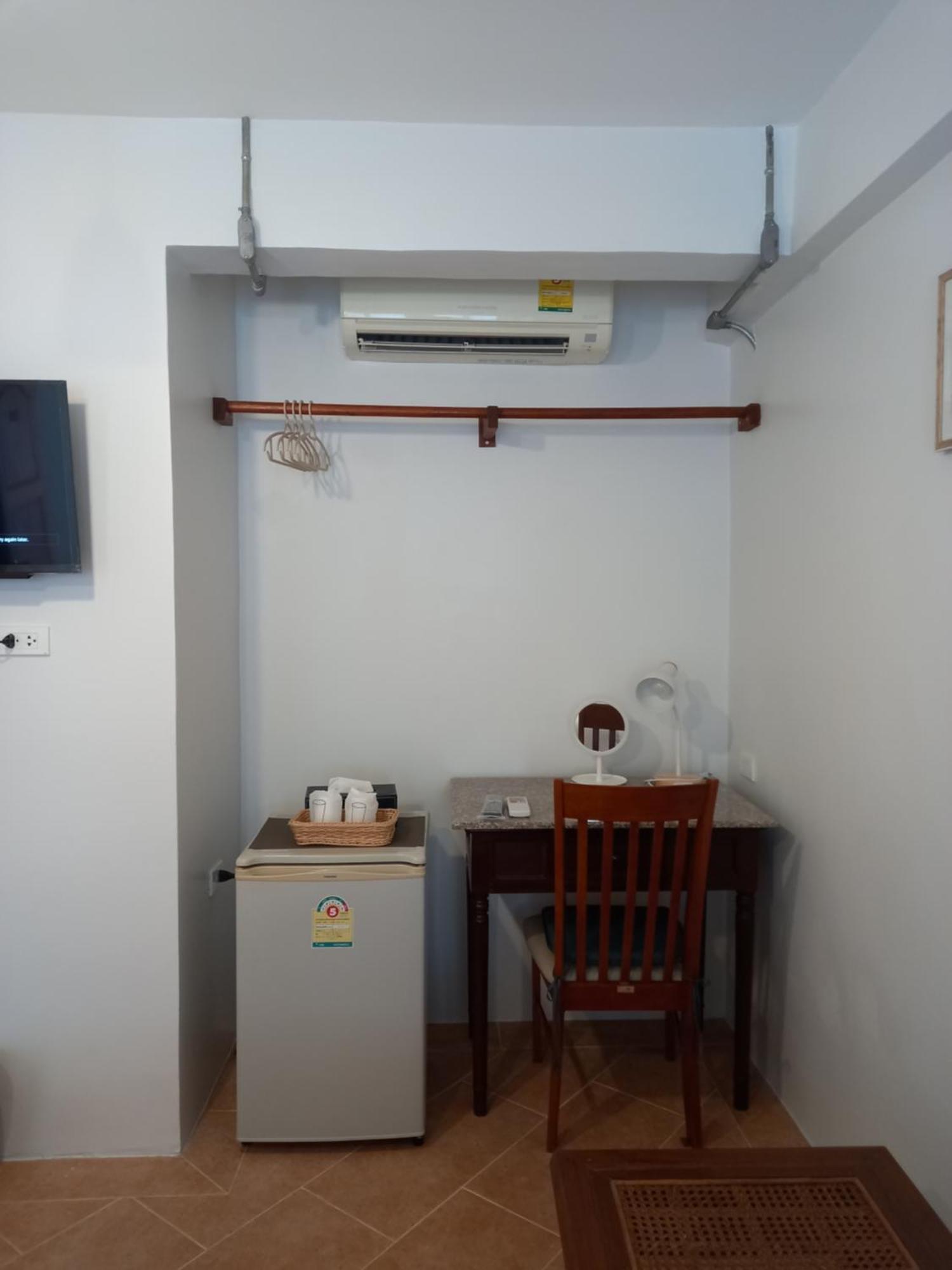 Valentier Cafe And Hotel Chiang Mai Exterior foto